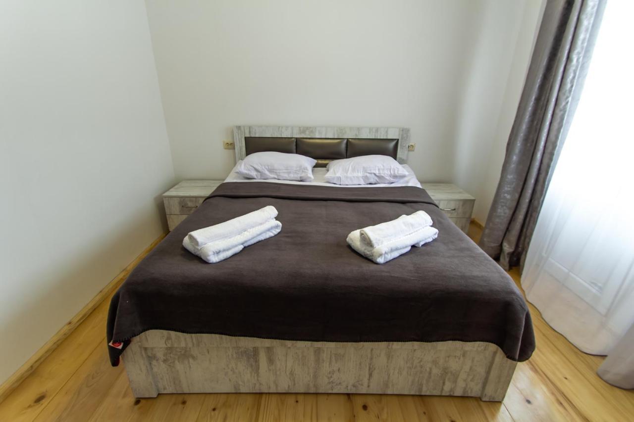 Katos Guesthouse Местия Екстериор снимка