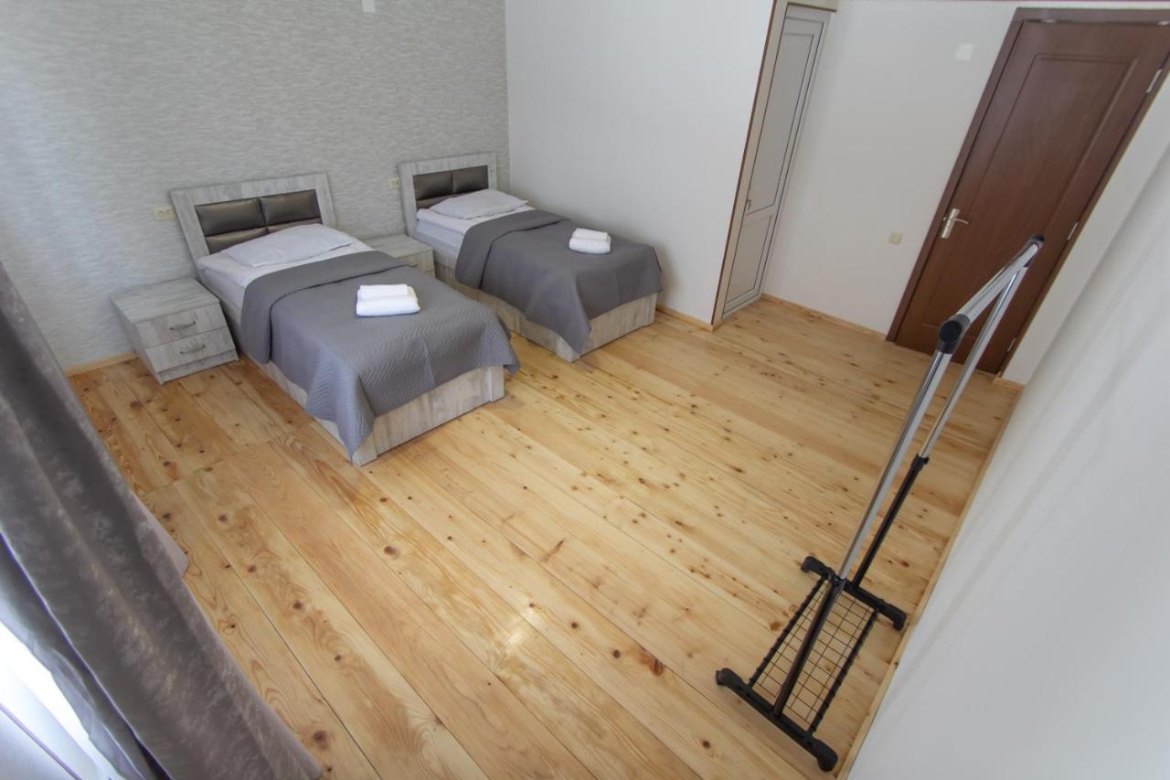 Katos Guesthouse Местия Екстериор снимка