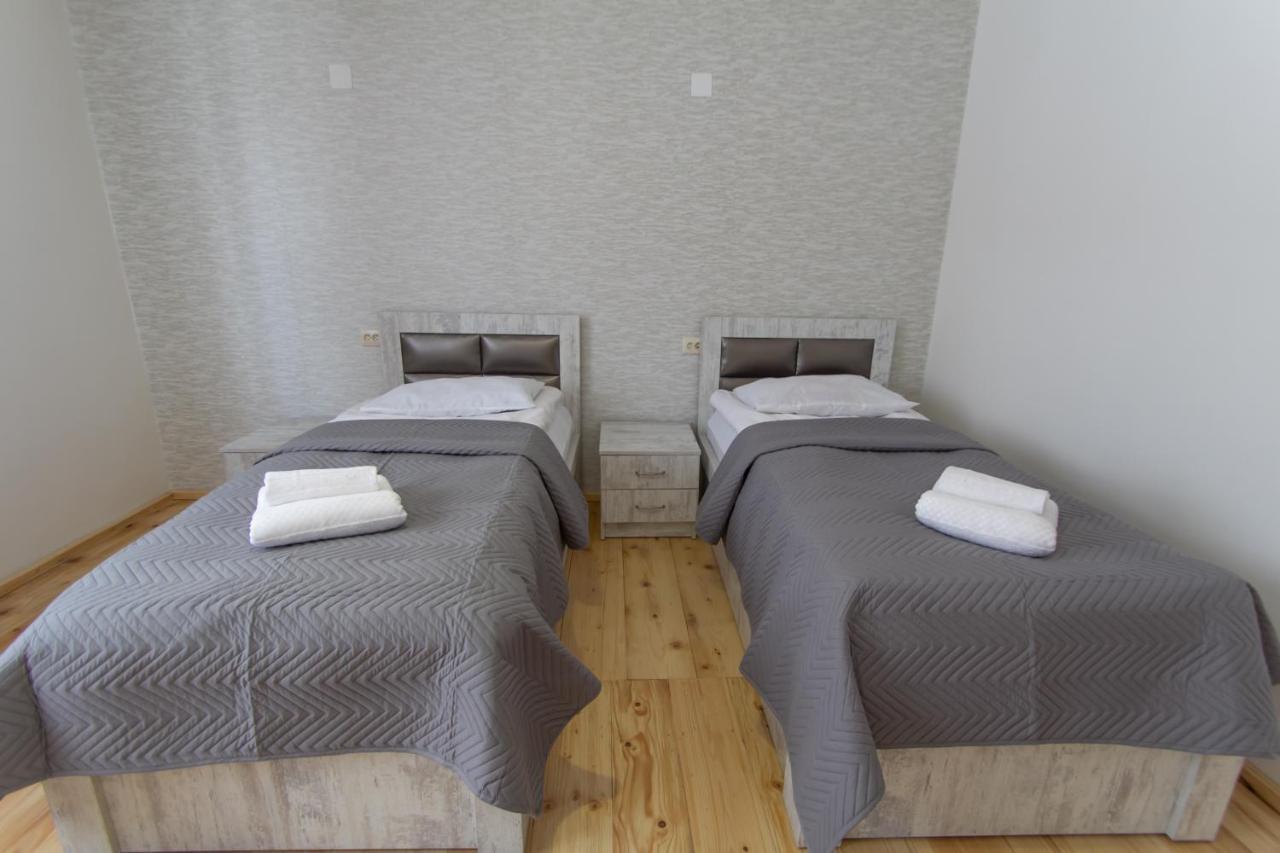 Katos Guesthouse Местия Екстериор снимка