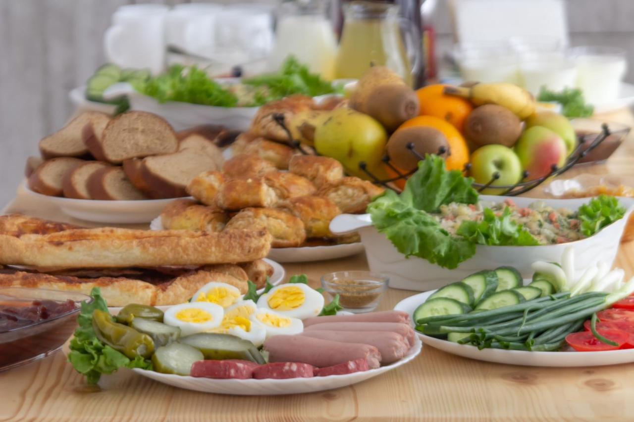 Katos Guesthouse Местия Екстериор снимка