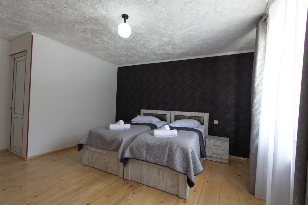Katos Guesthouse Местия Екстериор снимка