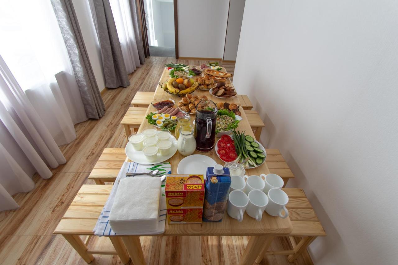 Katos Guesthouse Местия Екстериор снимка